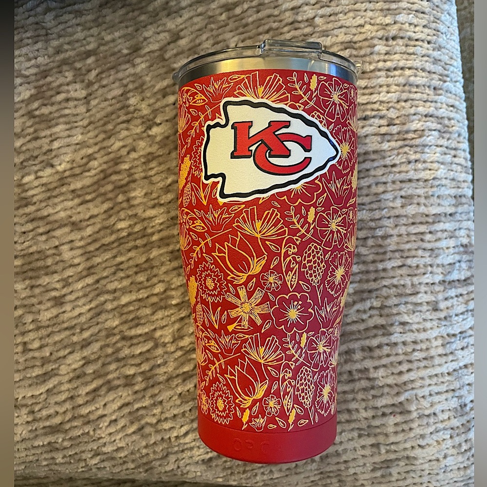 Kansas City tumbler with Pull off Lid